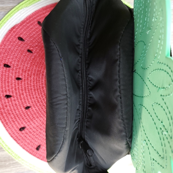 Victoria's Secret Pink pineapple cooler Bag - Picture 4 of 6